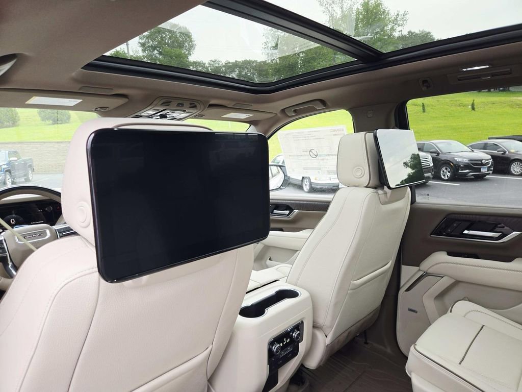 New 2026 GMC Yukon Denali w/ Denali Reserve Package AWD/4WD image 14