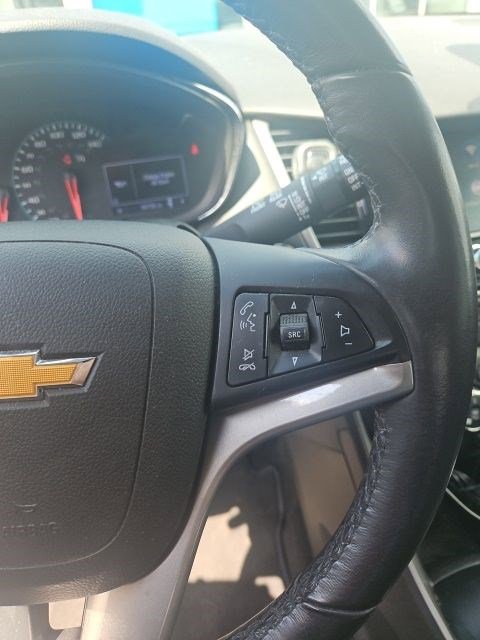Used 2020 Chevrolet Trax LT w/ LT Convenience Package FWD image 9