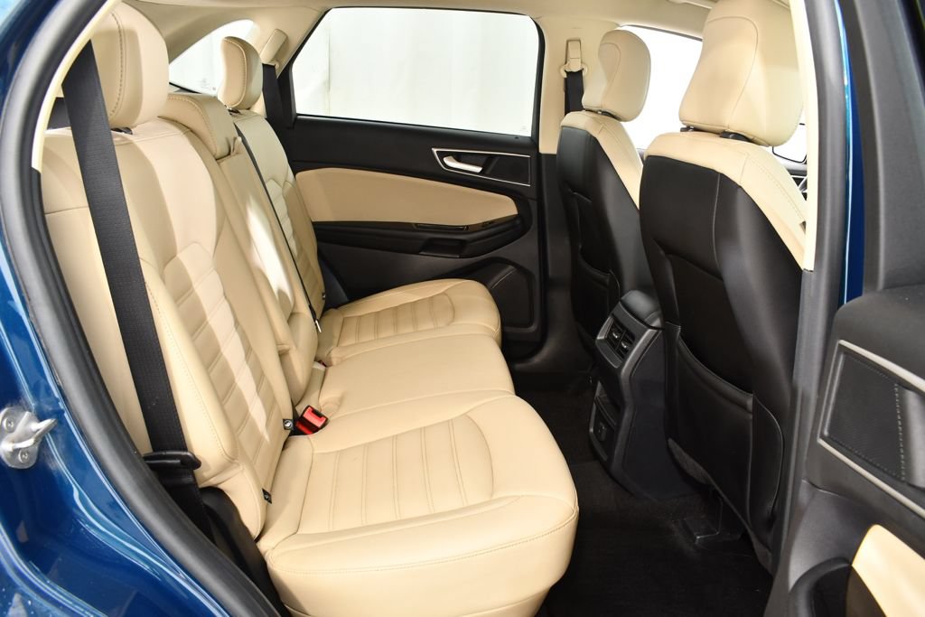Used 2020 Ford Edge SEL w/ Cold Weather Package AWD/4WD image 19