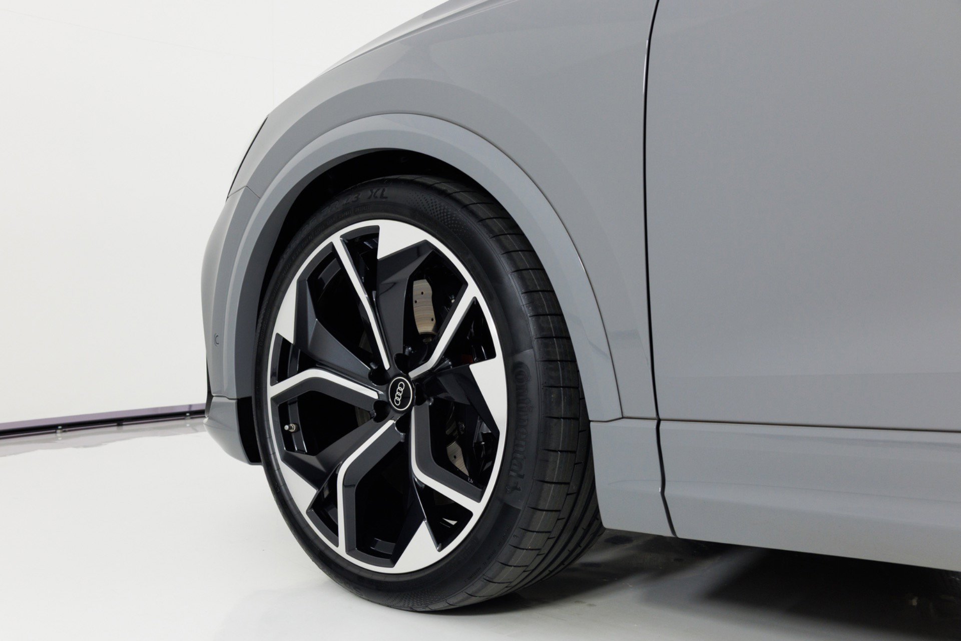 Used 2023 Audi RS Q8 AWD/4WD image 76