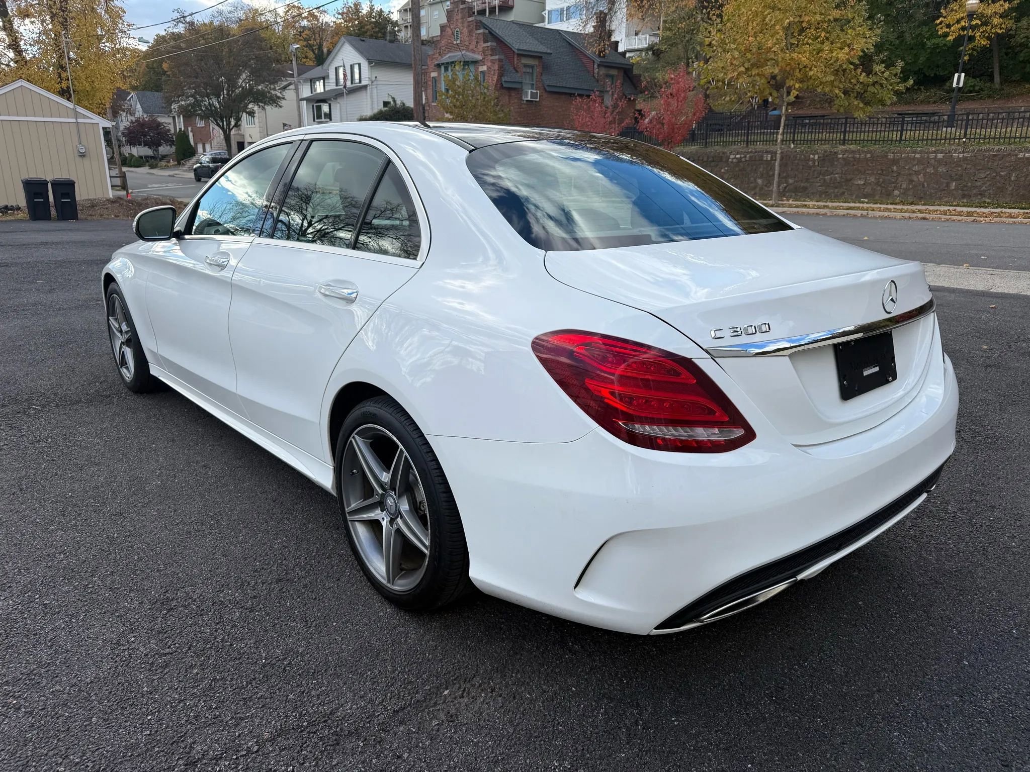Used 2015 Mercedes-Benz C 300 4MATIC Sedan image 6