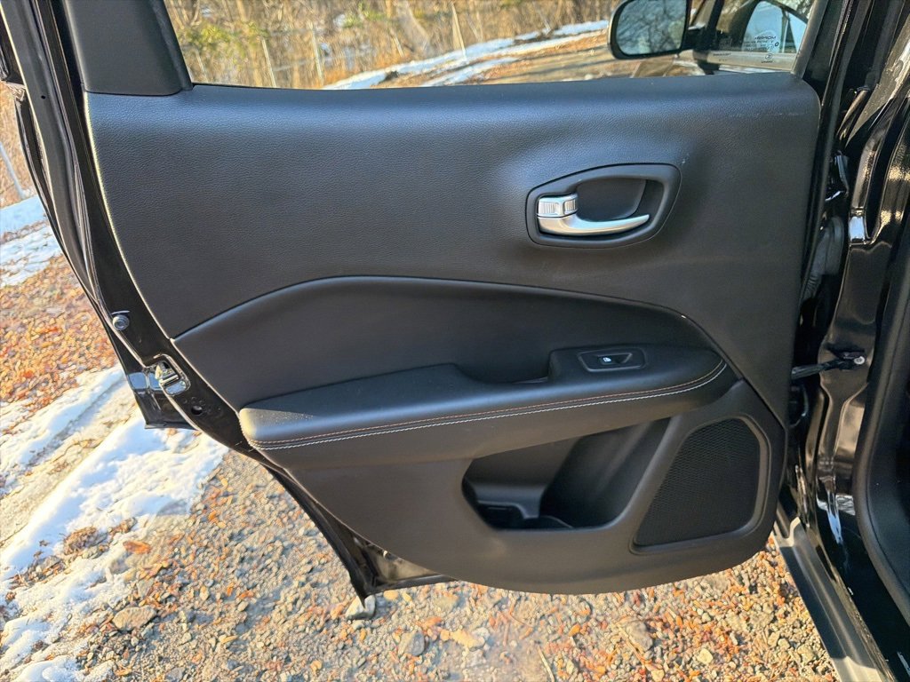 Used 2018 Jeep Compass Latitude w/ Popular Equipment Group image 14