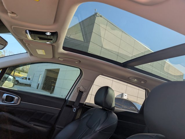 Used 2022 Kia Sorento SX image 18