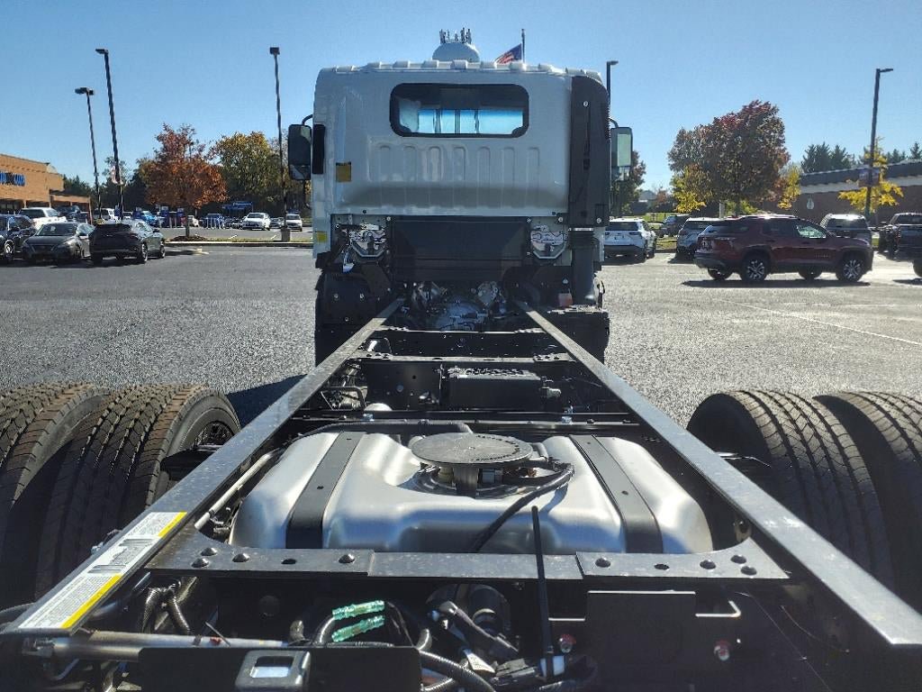 New 2025 Chevrolet Low Cab Forward image 5