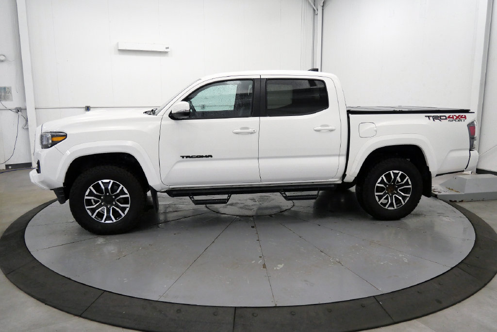 Used 2023 Toyota Tacoma TRD Sport AWD/4WD image 5