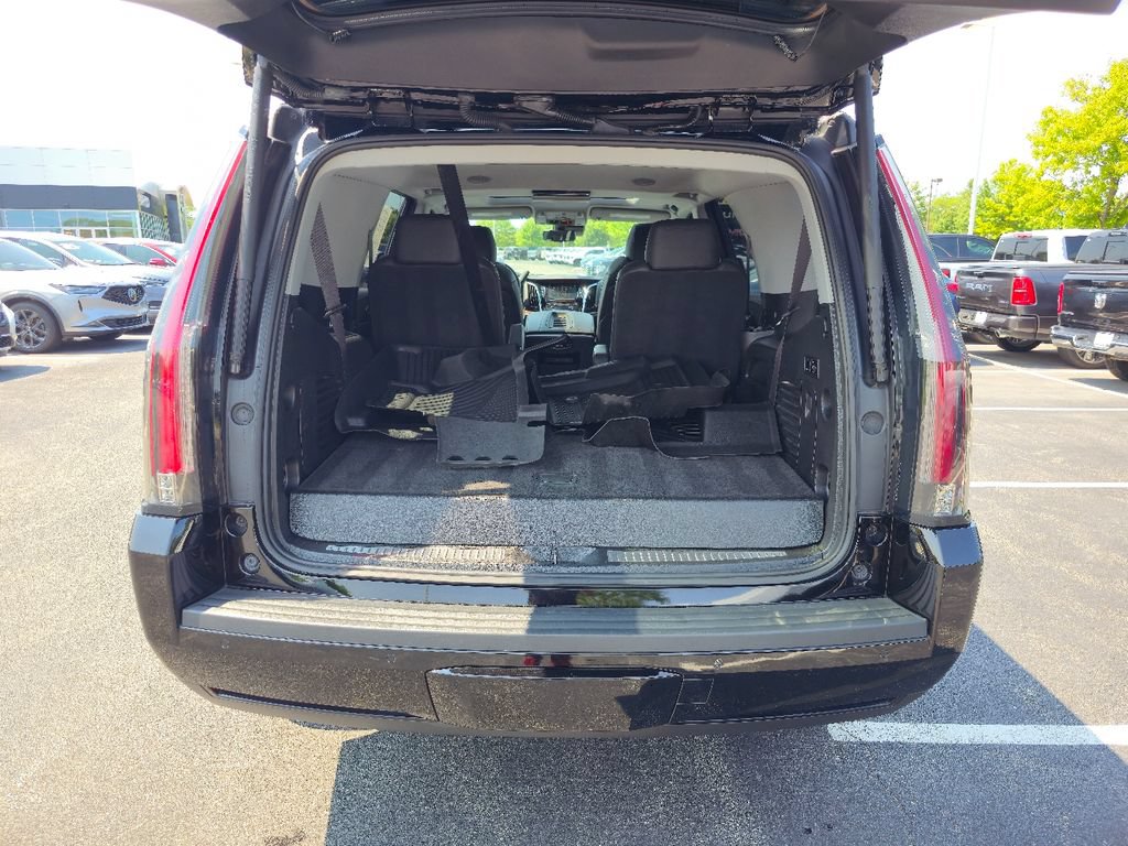 Certified 2020 Cadillac Escalade Premium Luxury AWD/4WD image 28
