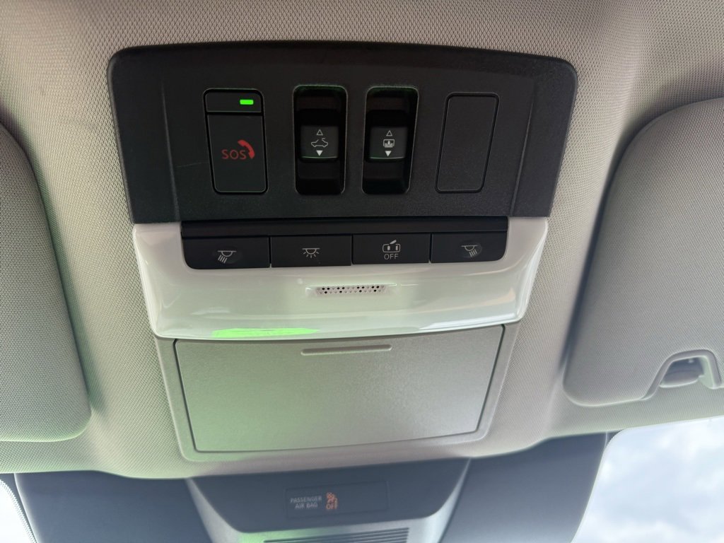 Used 2022 Nissan Pathfinder Platinum w/ Cargo Package image 18