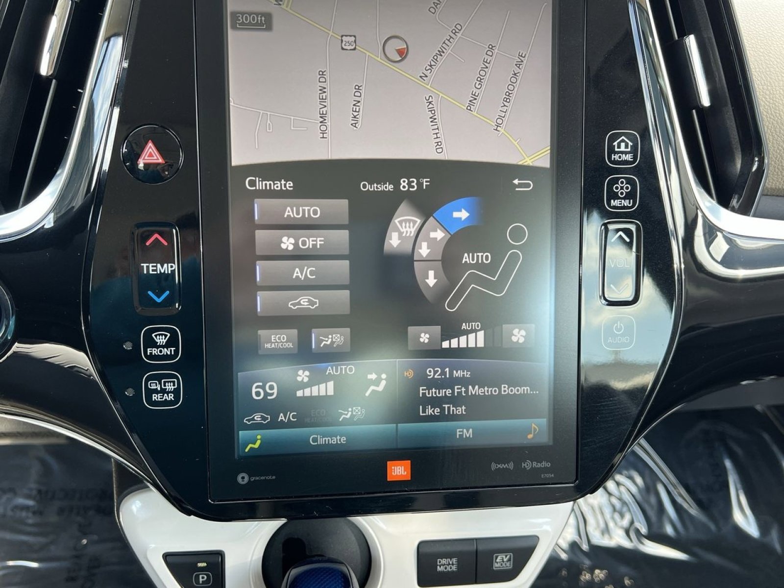 Used 2018 Toyota Prius Four w/ Advanced Technology Package FWD image 22