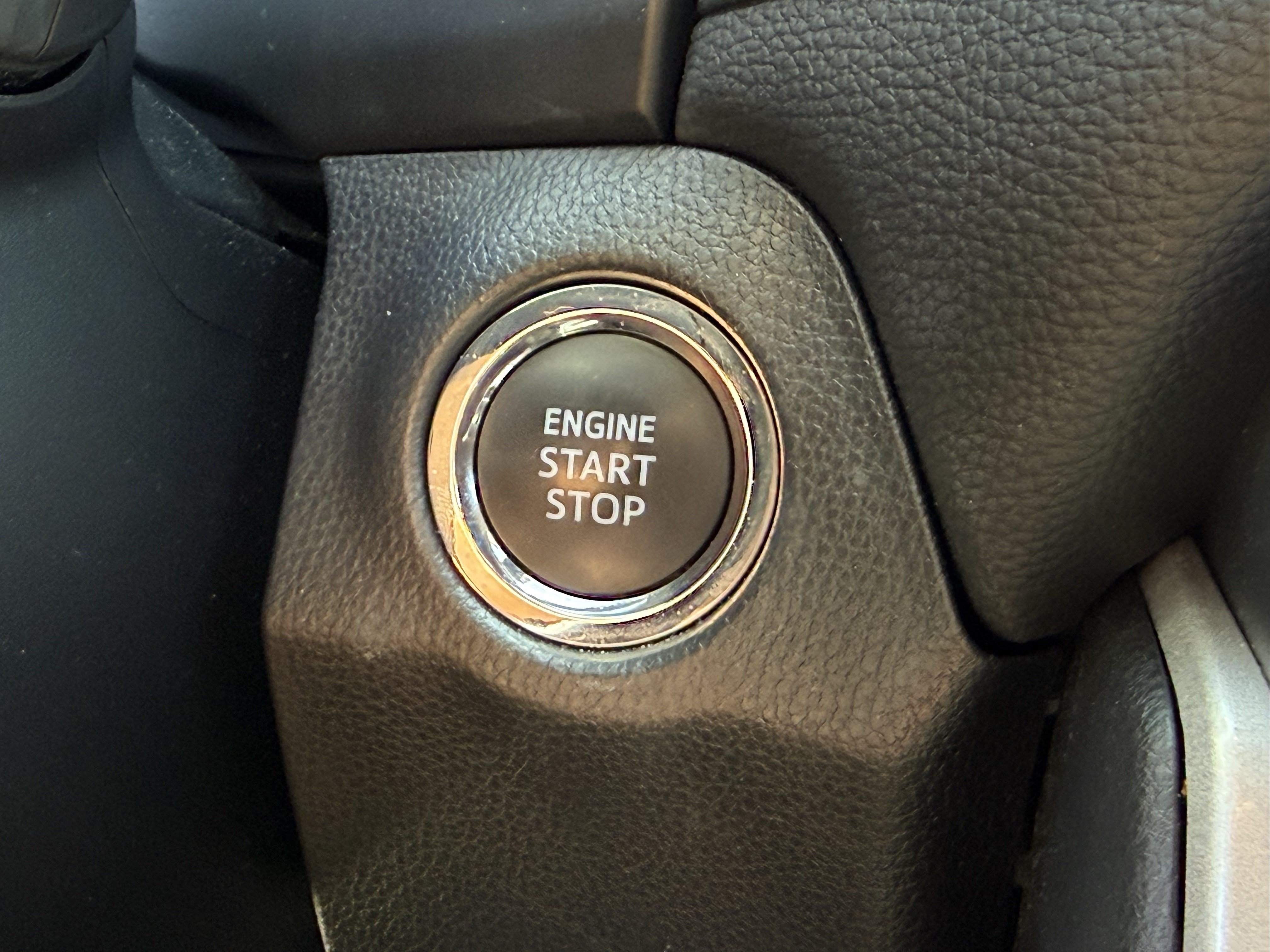 Used 2025 Toyota RAV4 XLE FWD image 25