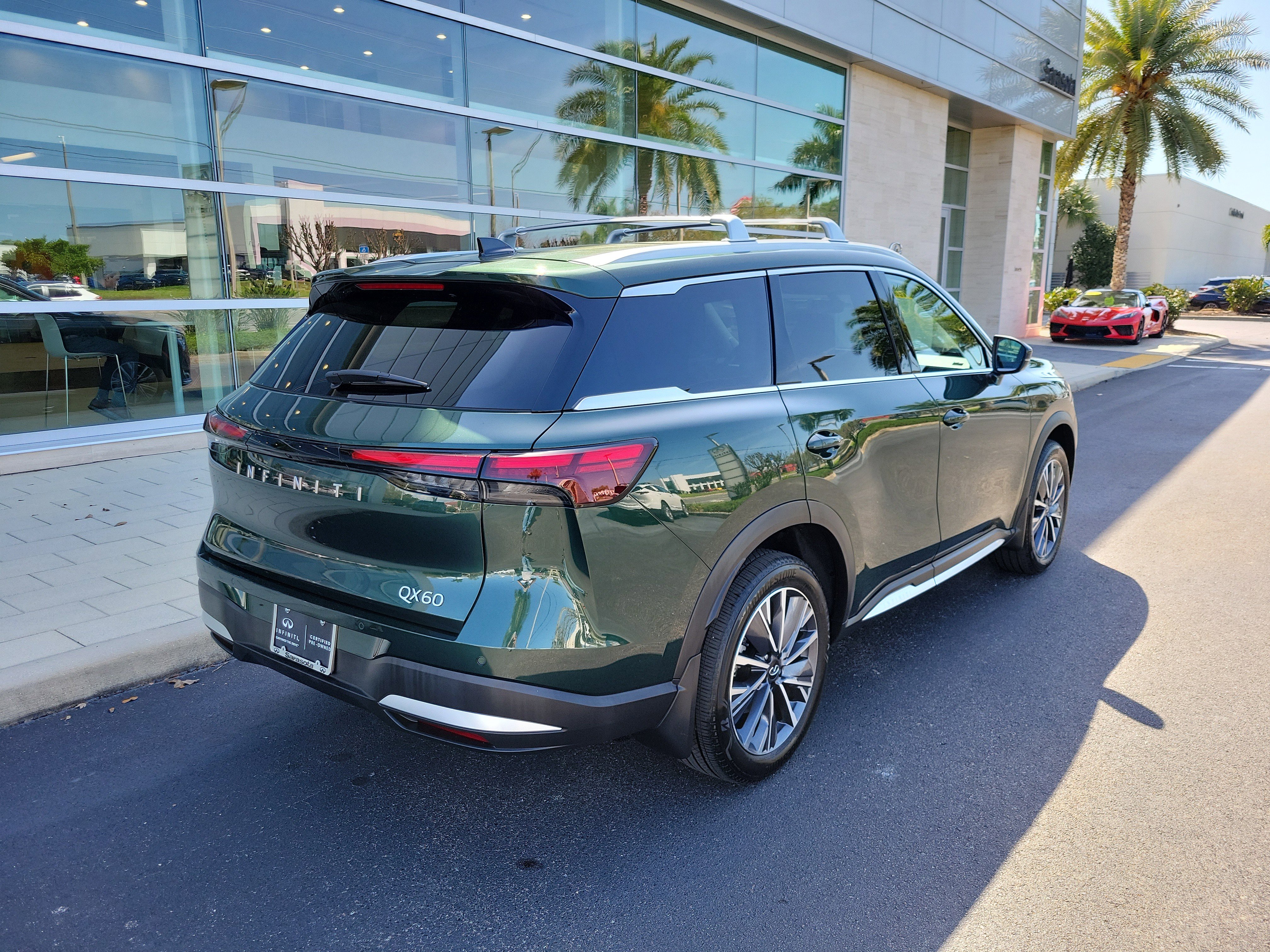 Certified 2026 INFINITI QX60 Luxe w/ Cargo Package image 4