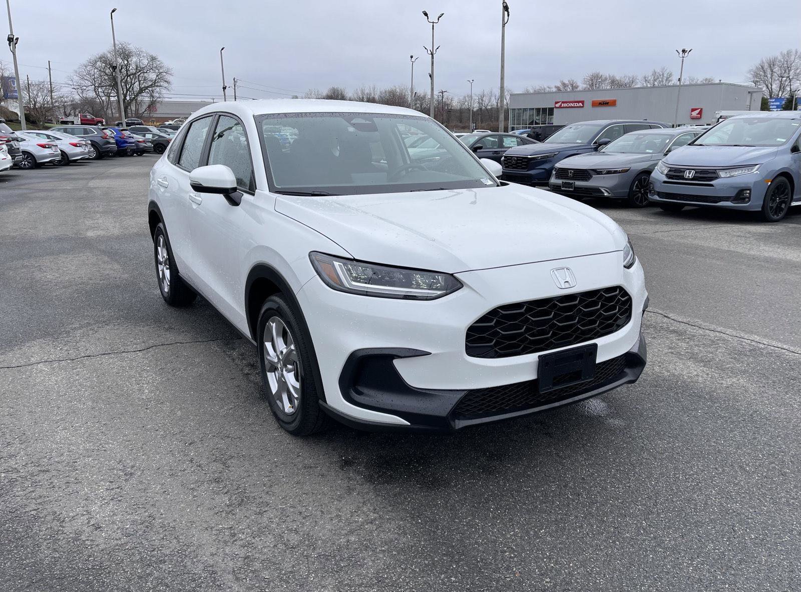 Used 2023 Honda HR-V LX image 1