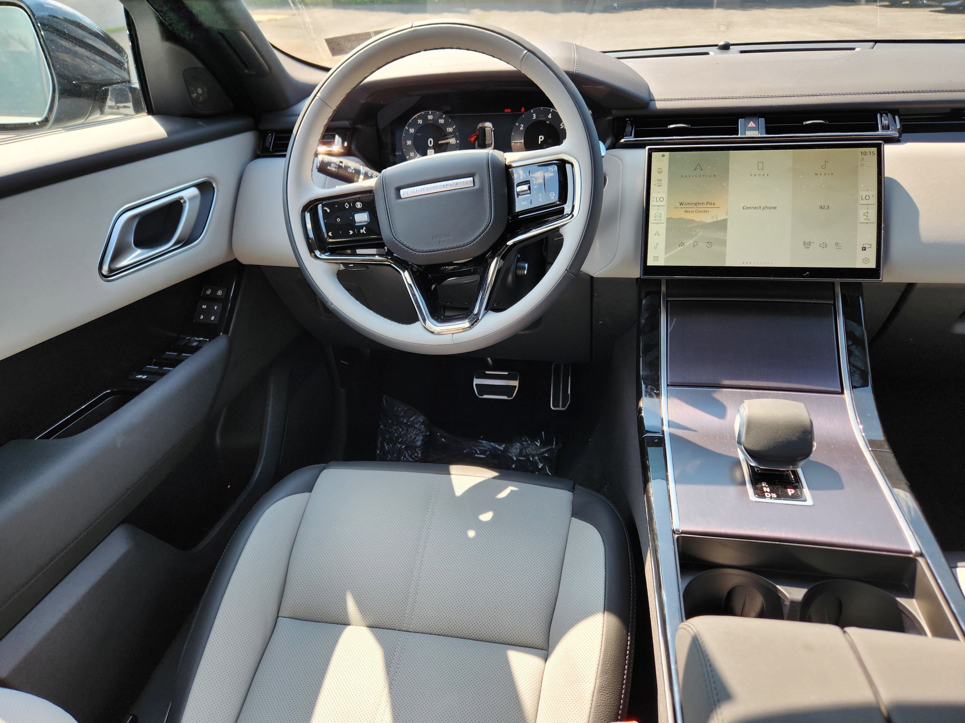 New 2026 Land Rover Range Rover Velar Dynamic SE image 12