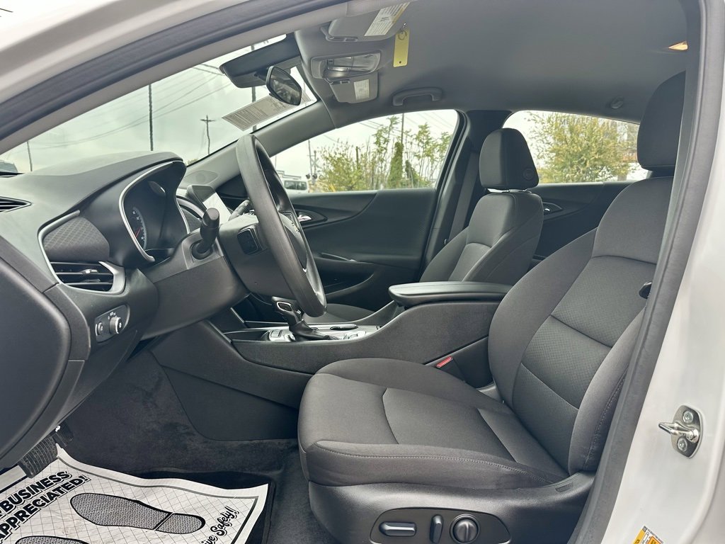 Used 2024 Chevrolet Malibu LT image 9