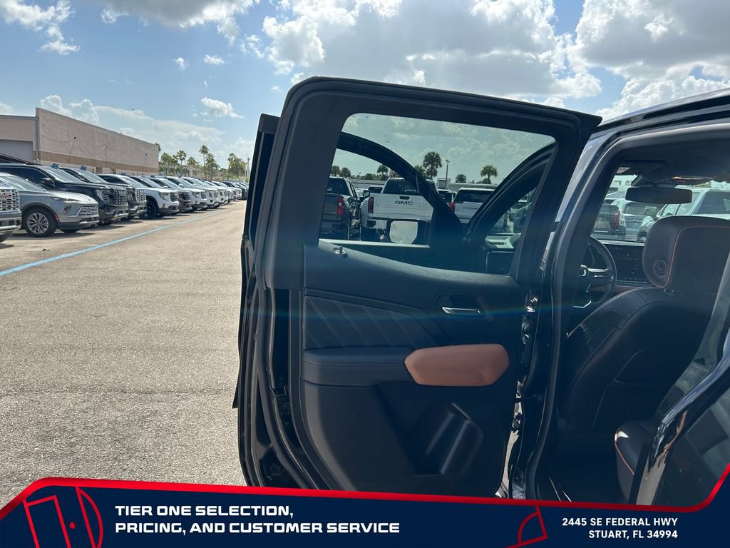 Certified 2023 GMC Canyon AT4 w/ AT4 Premium Package AWD/4WD image 27
