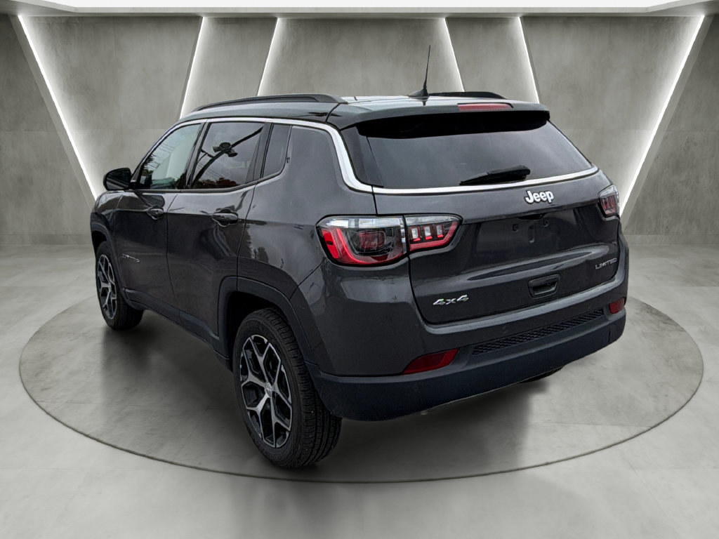 Used 2024 Jeep Compass Limited AWD/4WD image 5