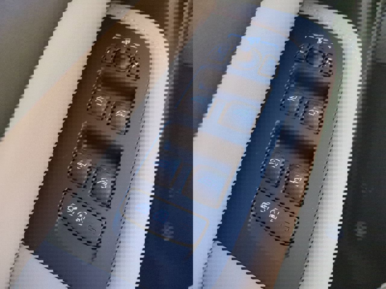 New 2026 Volvo XC60 B5 Core w/ Climate Package image 23