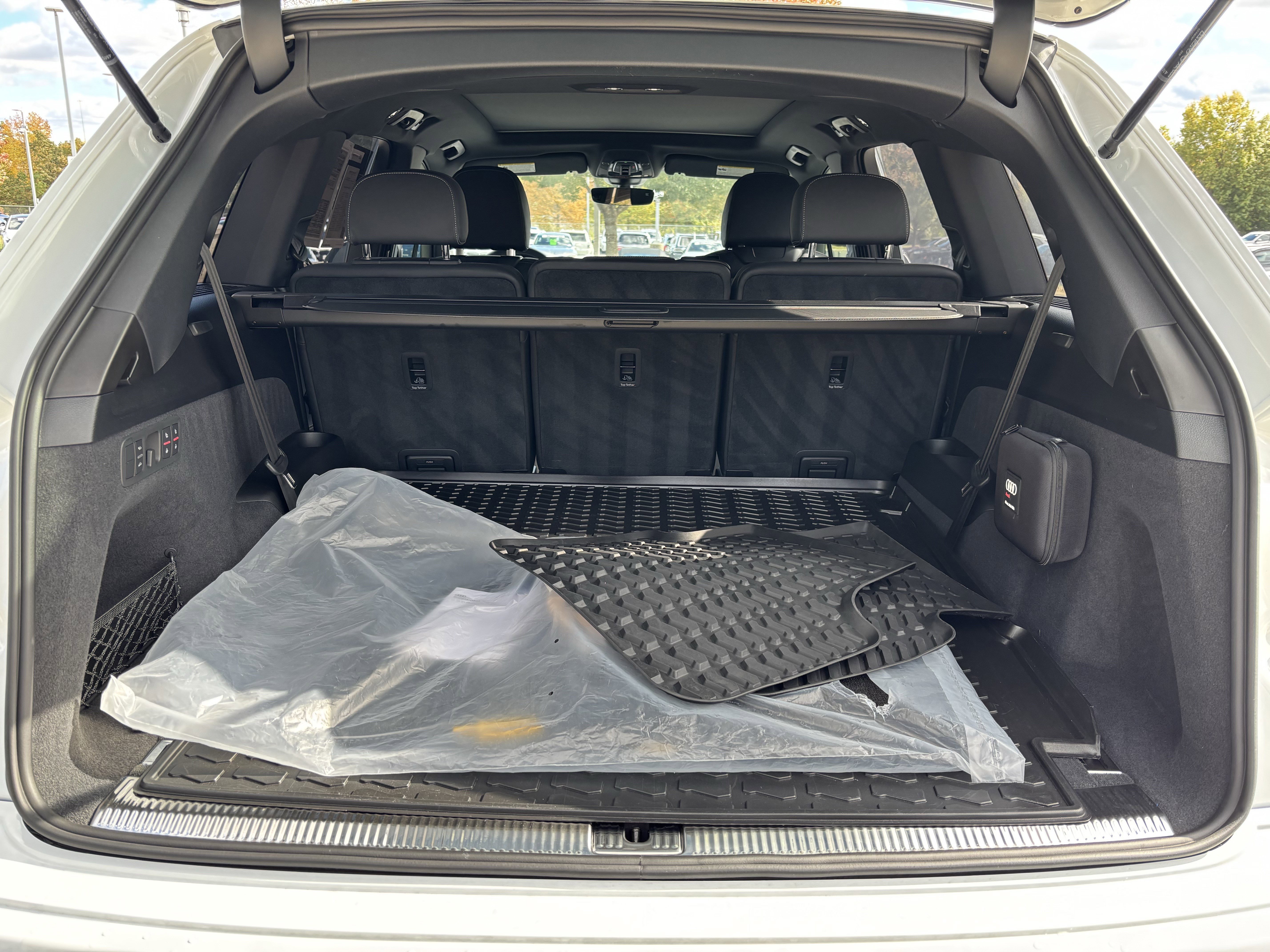 Used 2025 Audi Q7 3.0T Prestige image 35