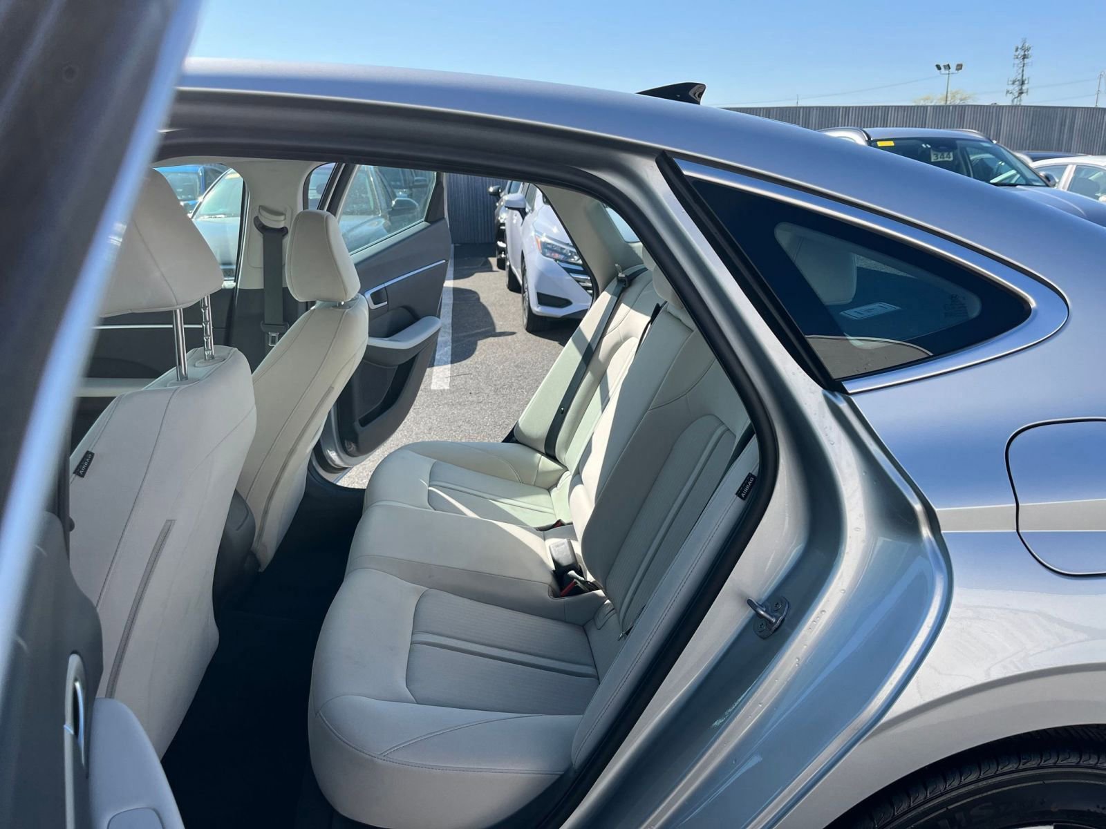 Used 2025 Kia Soul LX w/ LX Technology Package FWD image 23