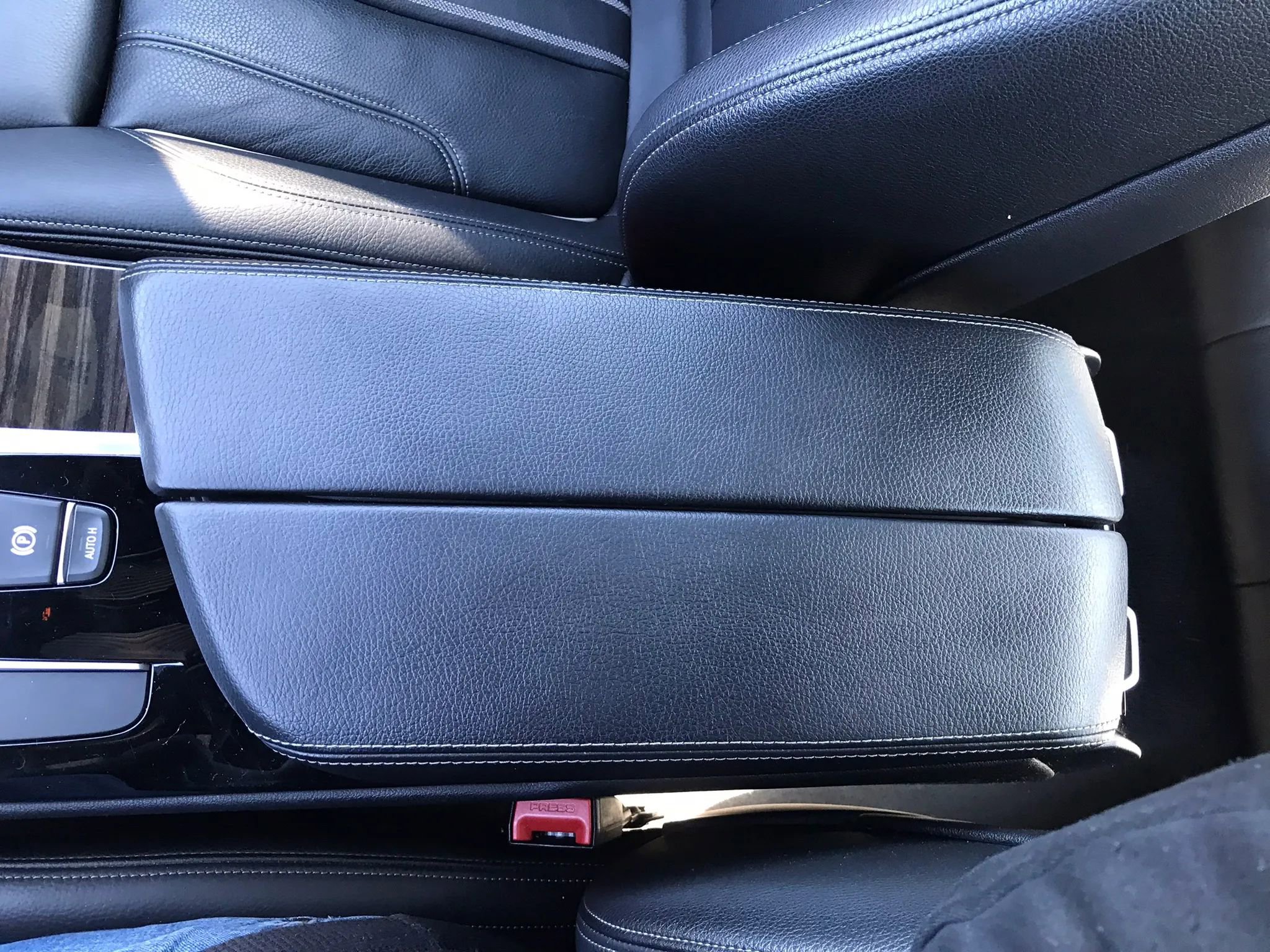 Used 2018 BMW 530e xDrive w/ Premium Package 2 AWD/4WD image 31