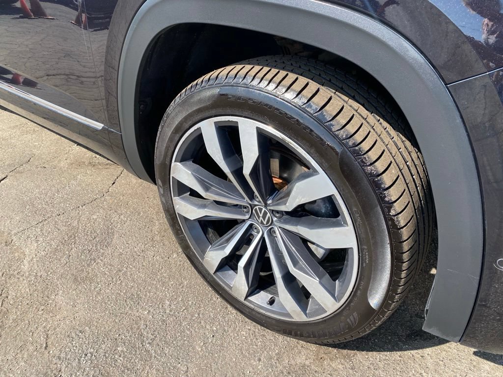 Used 2022 Volkswagen Atlas Cross Sport SEL Premium R-Line AWD/4WD image 33