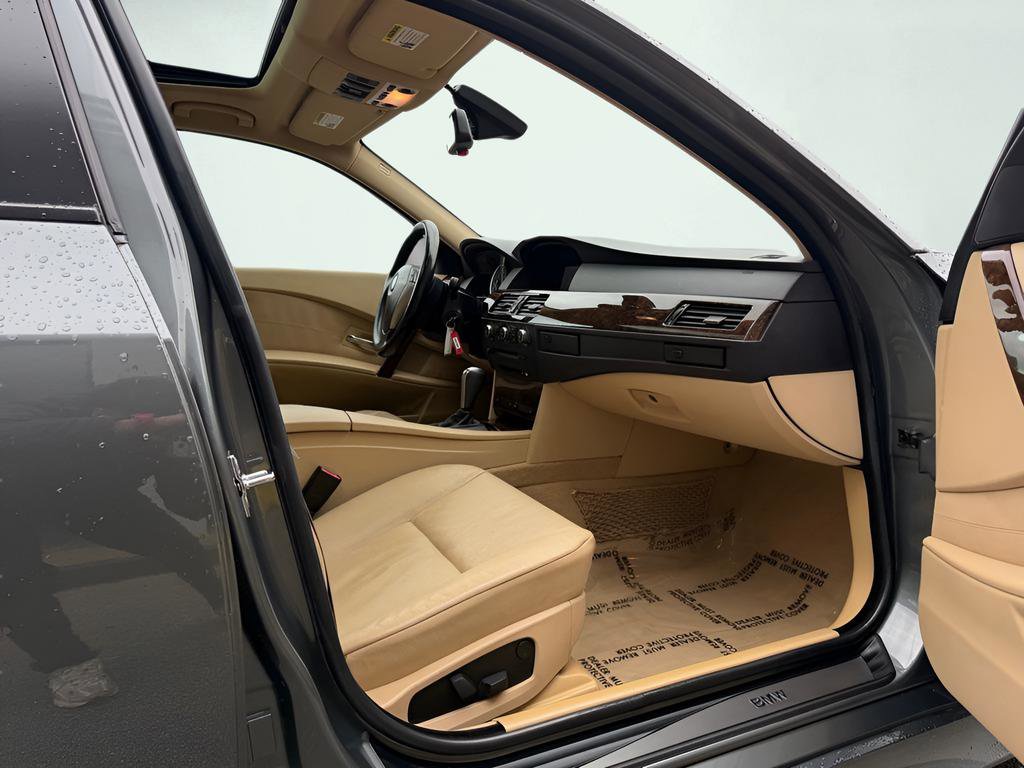 Used 2005 BMW 545i Sedan image 35