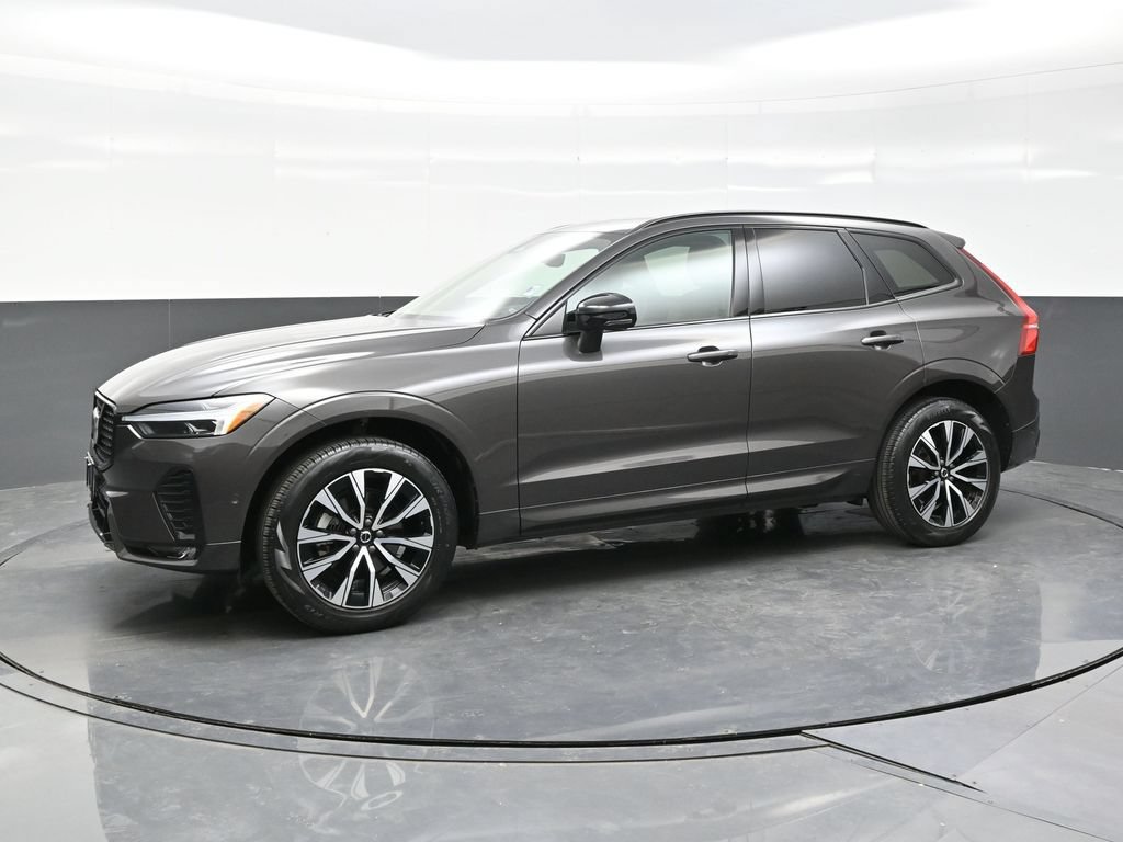 Used 2024 Volvo XC60 B5 Plus AWD/4WD image 3