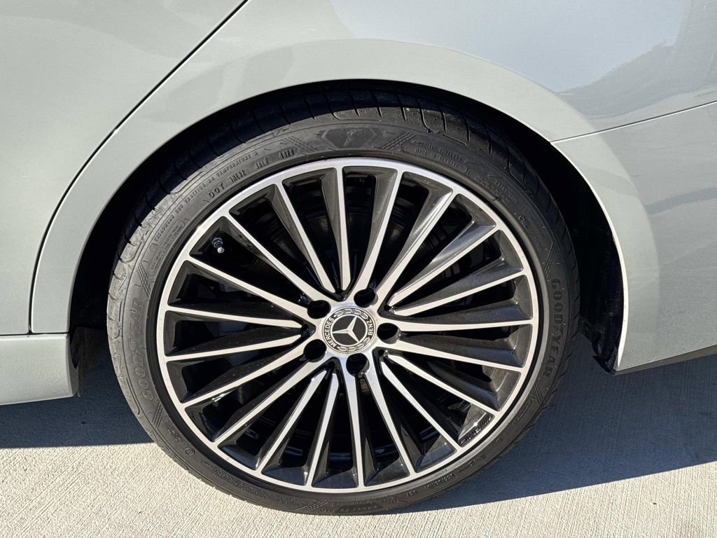Used 2025 Mercedes-Benz C 300 Sedan image 8