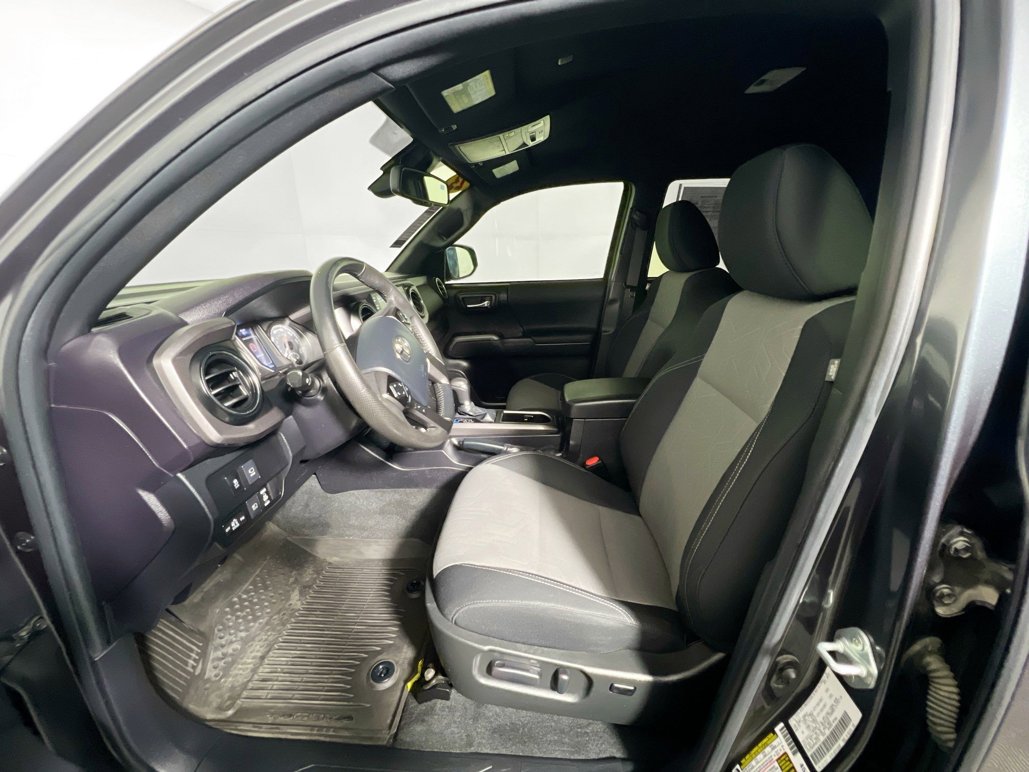 Used 2023 Toyota Tacoma TRD Sport w/ Advanced Technology Package image 14