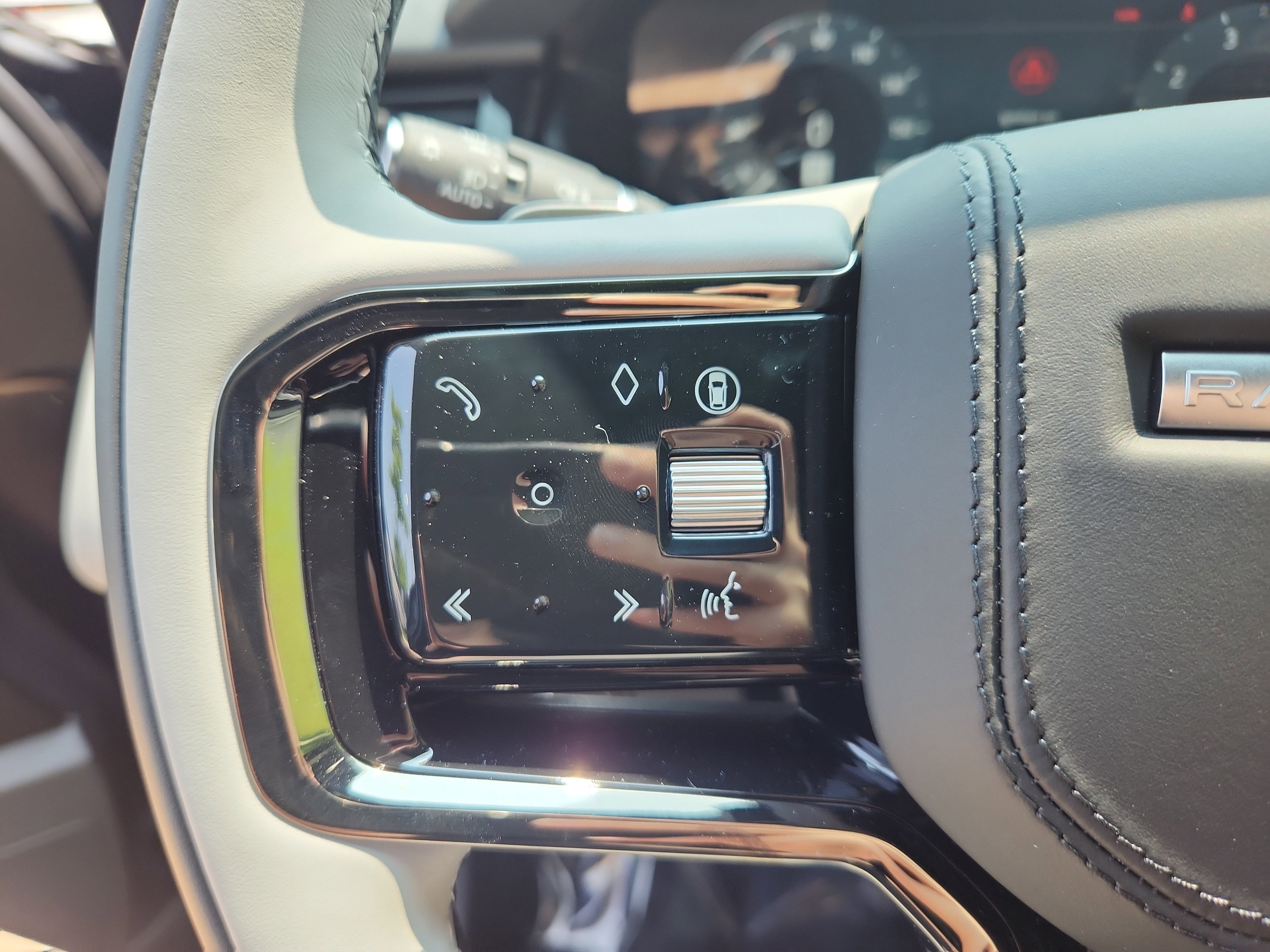 Certified 2026 Land Rover Range Rover Velar S image 19