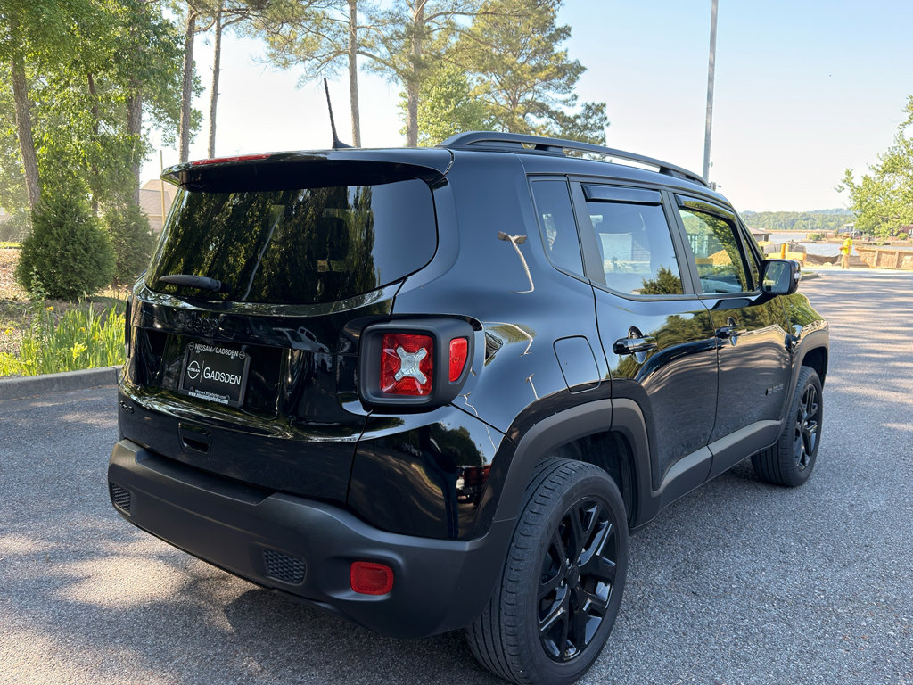 Used 2023 Jeep Renegade Altitude AWD/4WD image 3