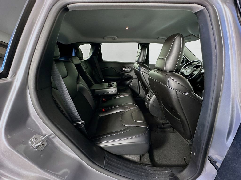 Used 2019 Jeep Cherokee Latitude Plus image 26