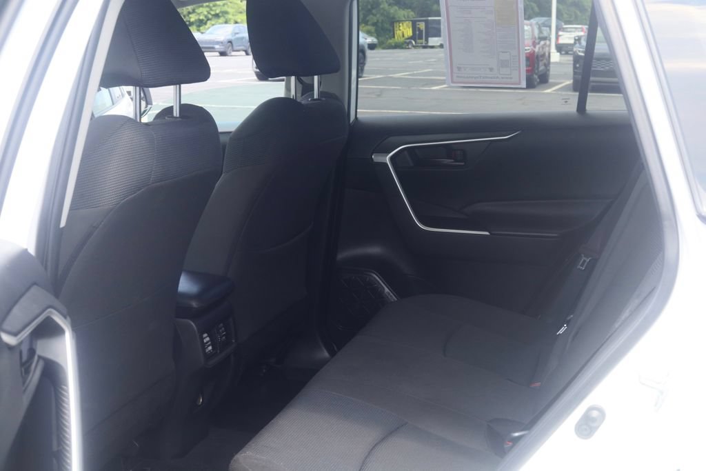 Used 2024 Toyota RAV4 LE AWD/4WD image 25