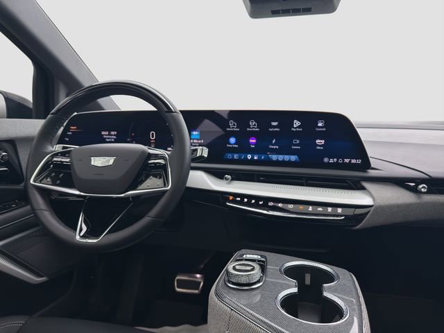 Used 2025 Cadillac Optiq Sport 2 image 28