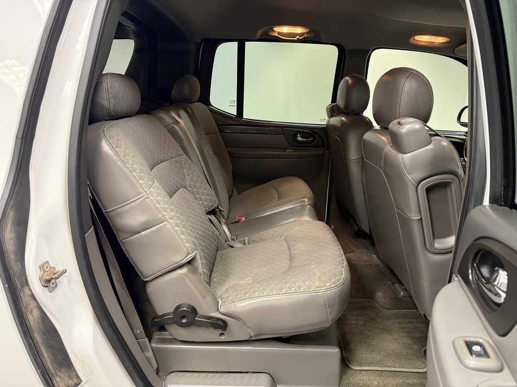 Used 2004 GMC Envoy XUV SLE w/ 1SB Preferred Equipment Group image 17