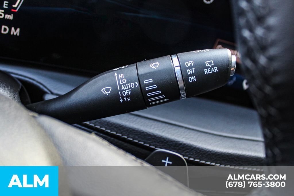 Used 2025 Cadillac XT4 Premium Luxury FWD image 29