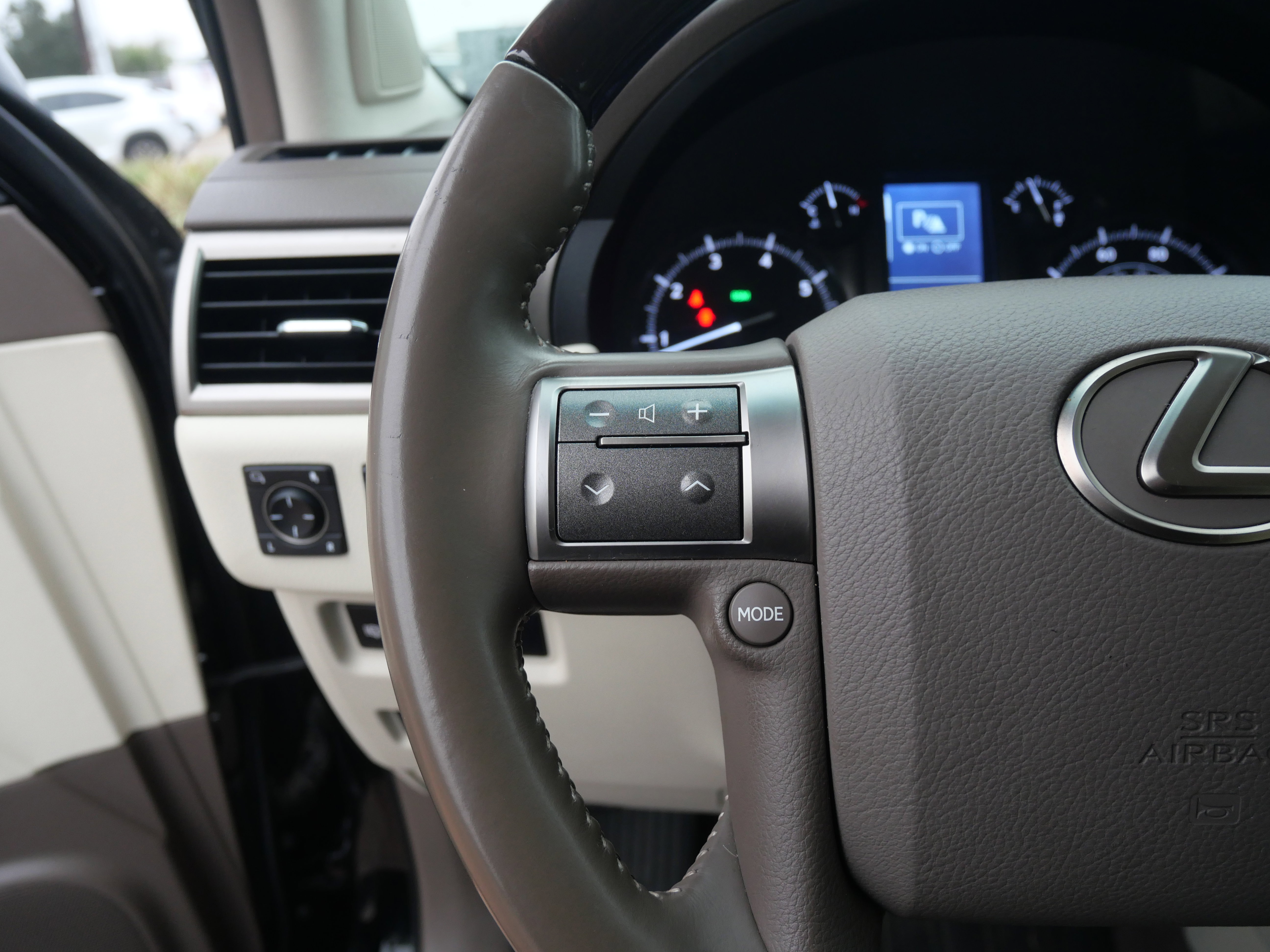 Used 2019 Lexus GX 460 image 25