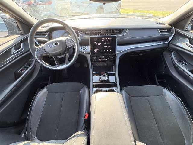 Used 2023 Jeep Grand Cherokee L Laredo image 12