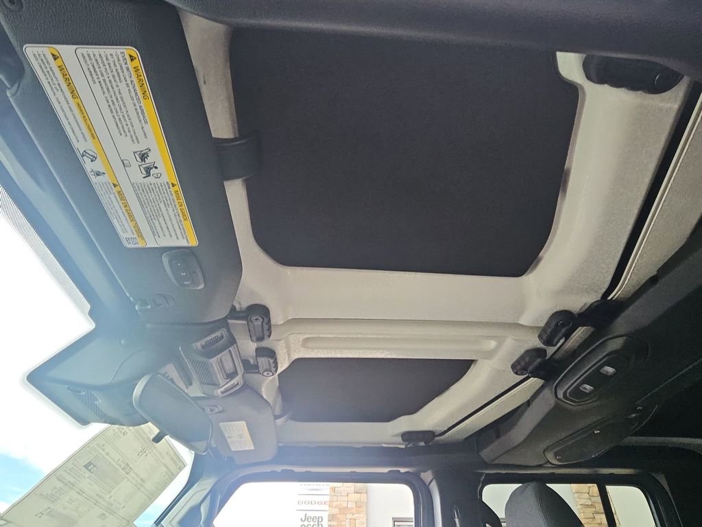 New 2025 Jeep Gladiator Willys image 47