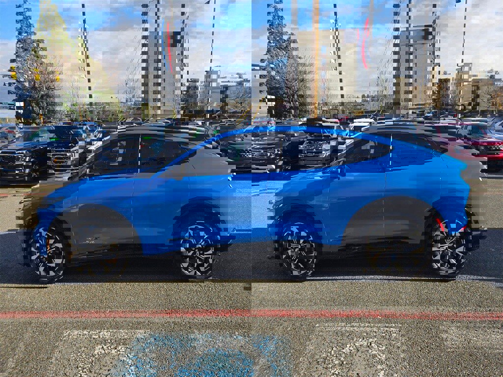 Used 2022 Ford Mustang Mach-E Premium image 8