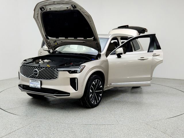 New 2026 Volvo XC90 B6 Plus w/ Protection Package image 9