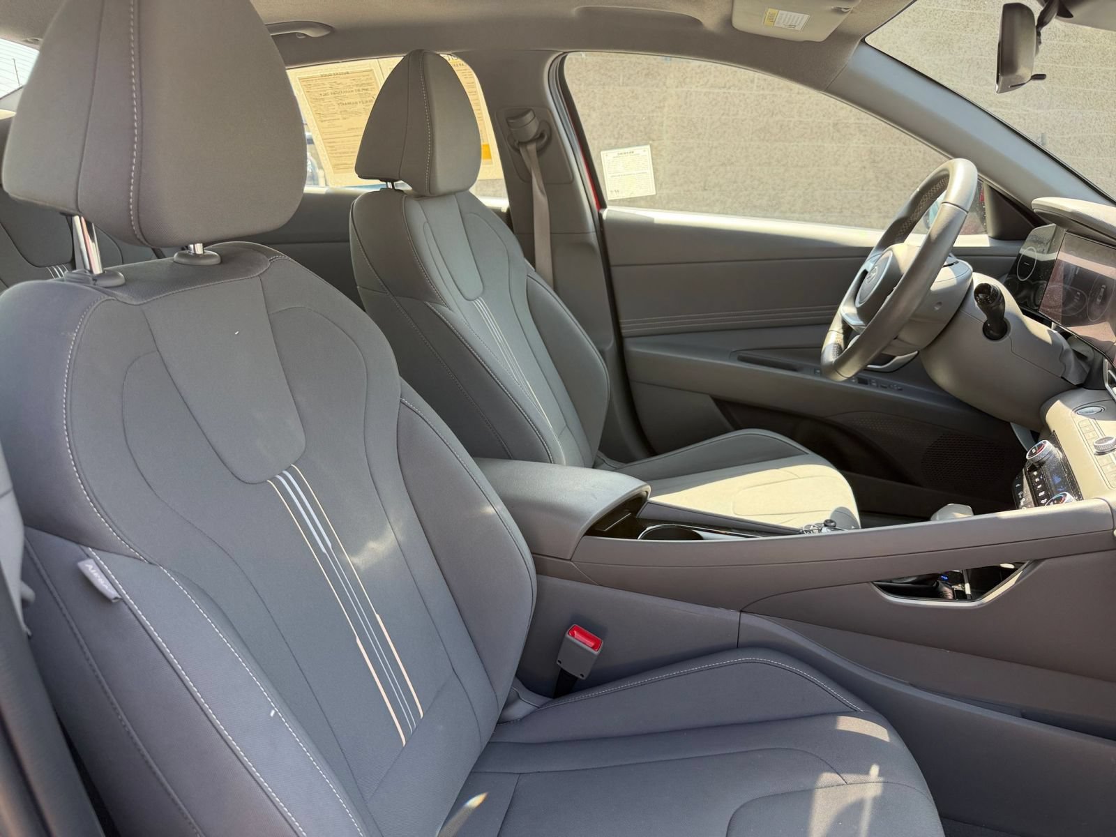 Used 2025 Hyundai Elantra SEL FWD image 37