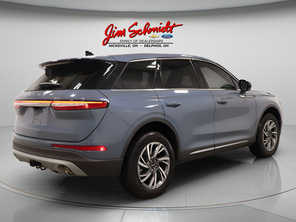Used 2024 Lincoln Corsair AWD w/ Towing Package image 6