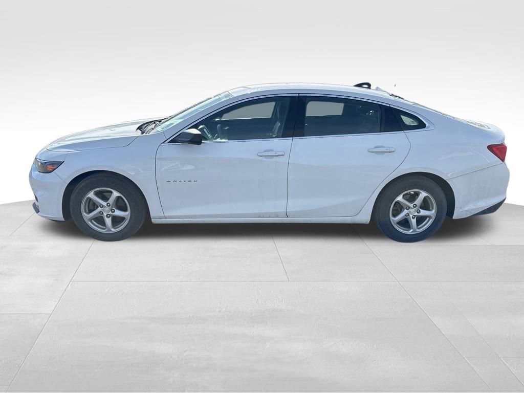 Used 2018 Chevrolet Malibu LS image 2