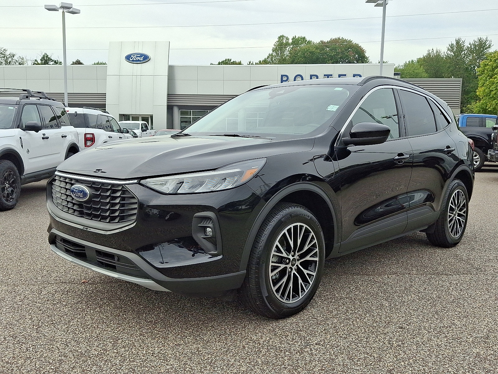 Certified 2024 Ford Escape SE image 4