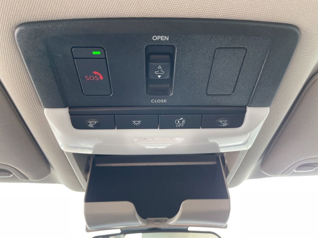 Used 2023 Nissan Altima 2.5 SV w/ SV Premium Package image 19