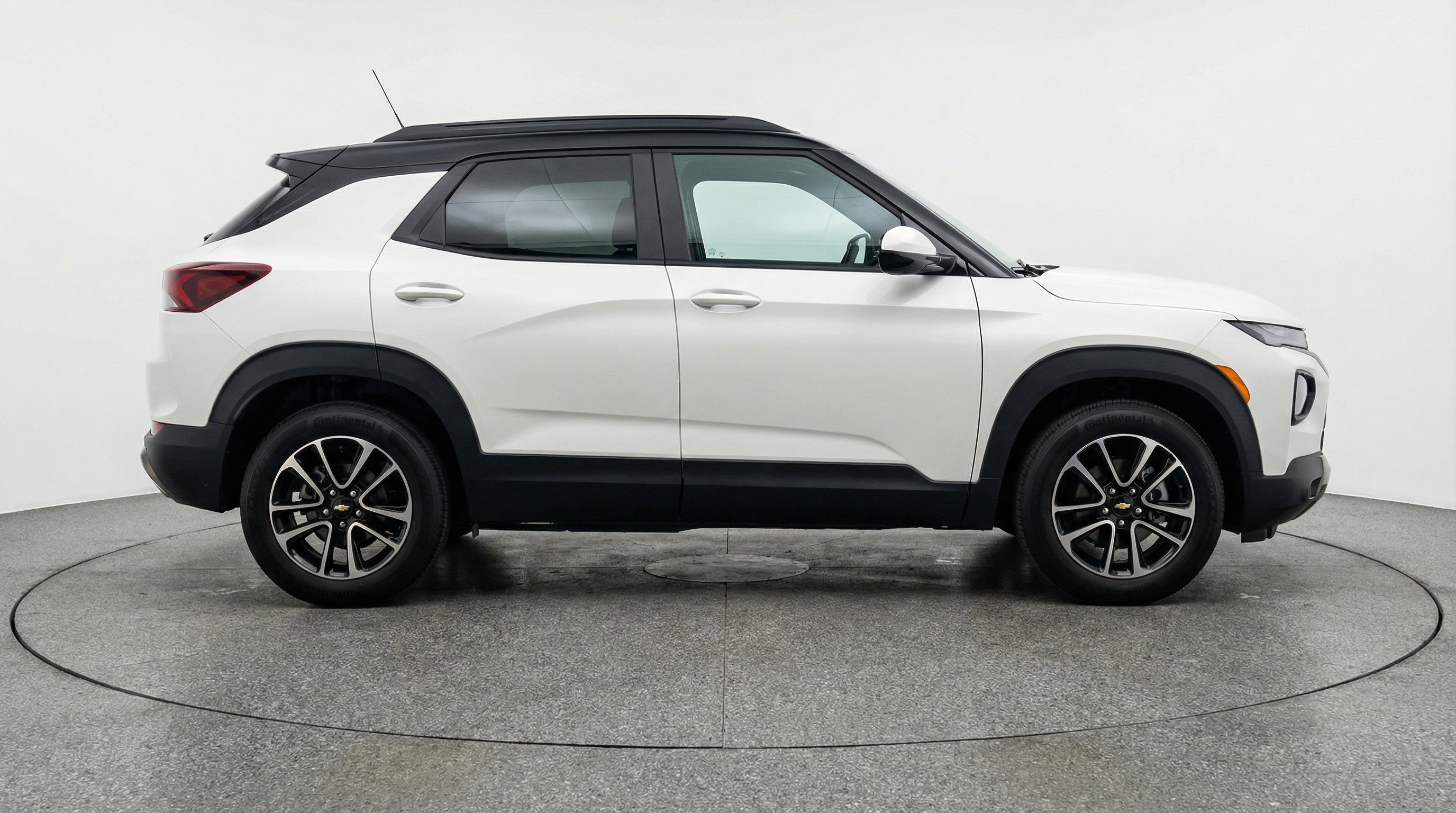 Used 2025 Chevrolet TrailBlazer LT image 11