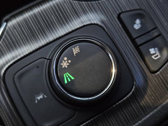 Used 2023 GMC Acadia SLT w/ Elevation Edition image 27