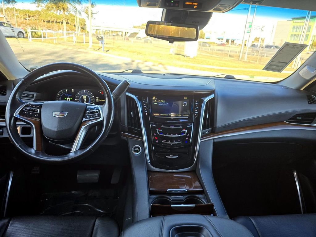 Used 2019 Cadillac Escalade ESV Luxury image 9