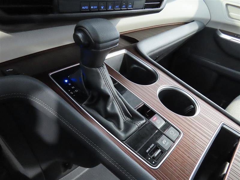 Used 2024 Toyota Sienna LE image 26