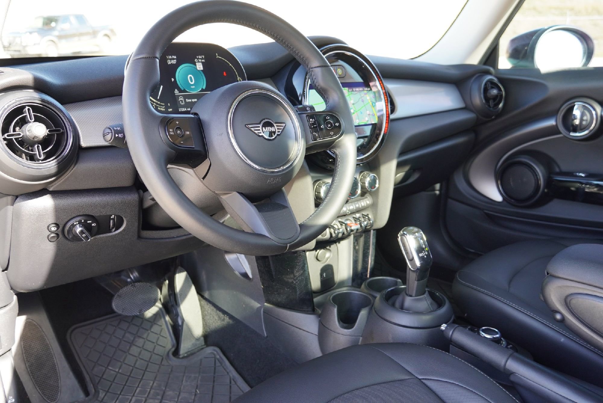 Used 2023 MINI Cooper 2-Door Hardtop image 9